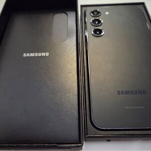 Samsung Galaxy S23 black color